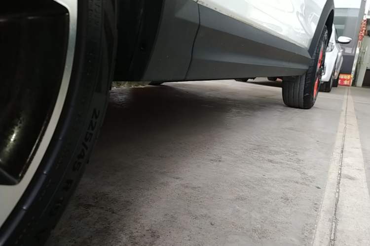 Used Lynk & Co 06 2020 1.5T YAO Halo Left Side Sill