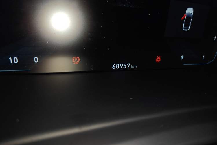 Used Lynk & Co 06 2020 1.5T YAO Halo Odometer Close Up