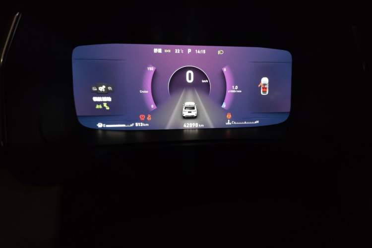 Used Lynk & Co 06 2020 1.5T YAO Halo Odometer Close Up