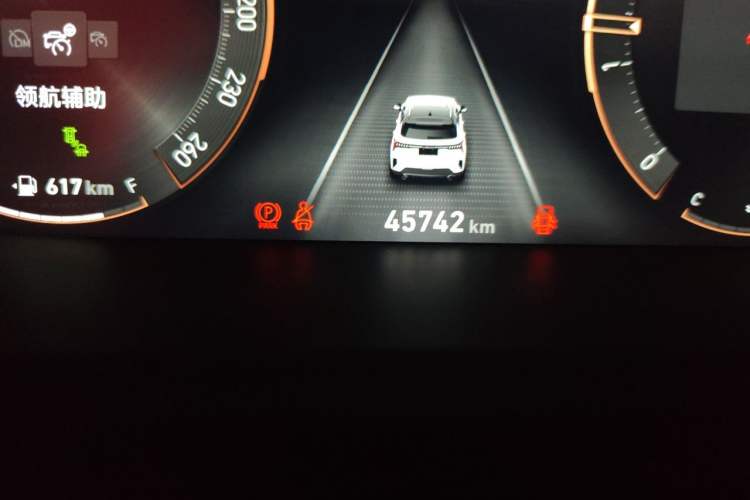 Used Lynk & Co 06 2020 1.5T YAO Halo Odometer Close Up