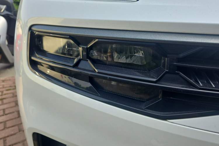 Used Lynk & Co 06 2020 1.5T JinPro model Right Front Headlight
