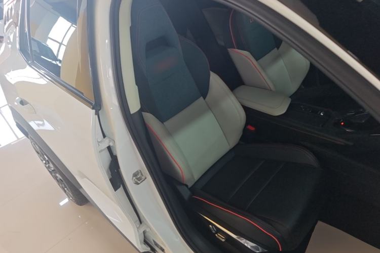 Used Lynk & Co 06 2020 1.5T YAO Halo Right Front Seat