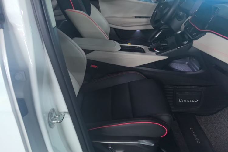 Used Lynk & Co 06 2020 1.5T YAO Halo Right Front Seat