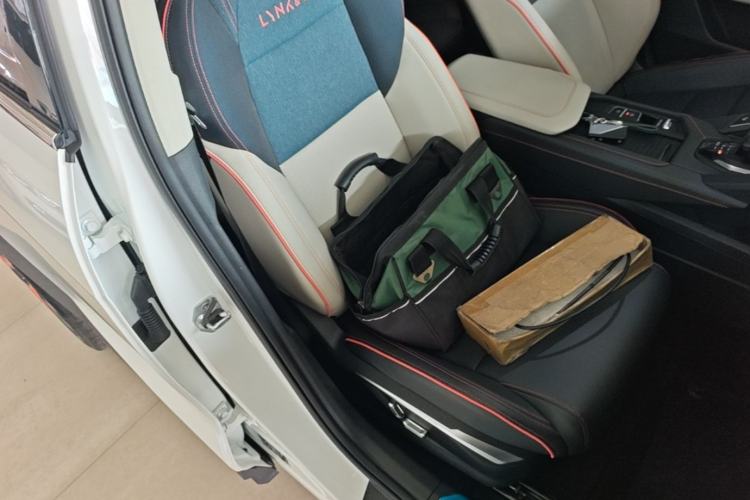 Used Lynk & Co 06 2020 1.5T YAO Halo Right Front Seat