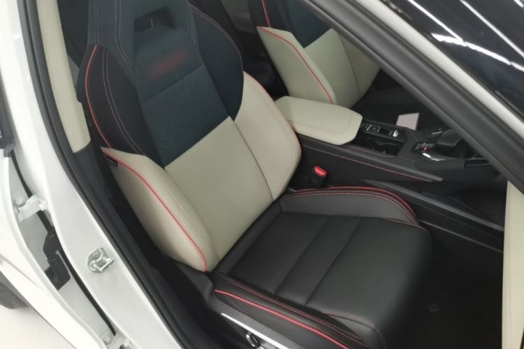 Used Lynk & Co 06 2020 1.5T YAO Halo Right Front Seat