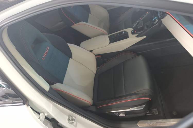 Used Lynk & Co 06 2020 1.5T YAO Halo Right Front Seat