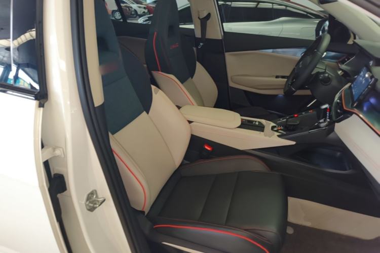 Used Lynk & Co 06 2020 1.5T YAO Halo Right Front Seat