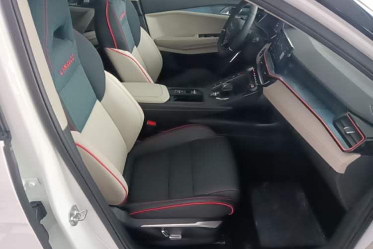 Used Lynk & Co 06 2020 1.5T YAO Halo Right Front Seat