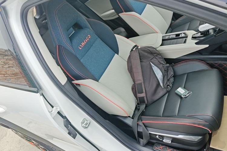 Used Lynk & Co 06 2020 1.5T YAO Halo Right Front Seat