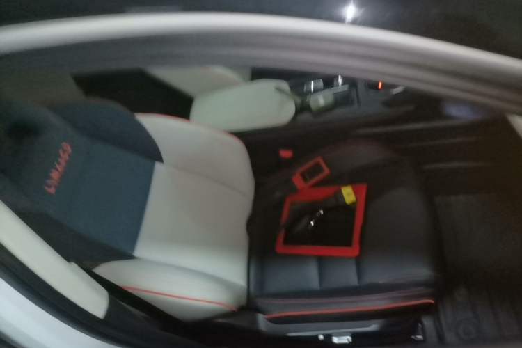 Used Lynk & Co 06 2020 1.5T YAO Halo Right Front Seat