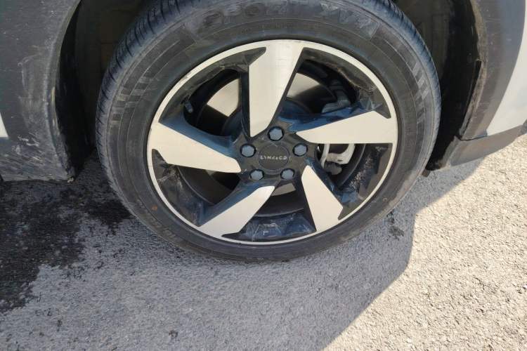Used Lynk & Co 06 2020 1.5T JinPro model Right Front Wheel Hub
