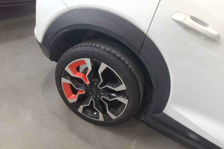 Used Lynk & Co 06 2020 1.5T YAO Halo Right Rear Wheel Hub
