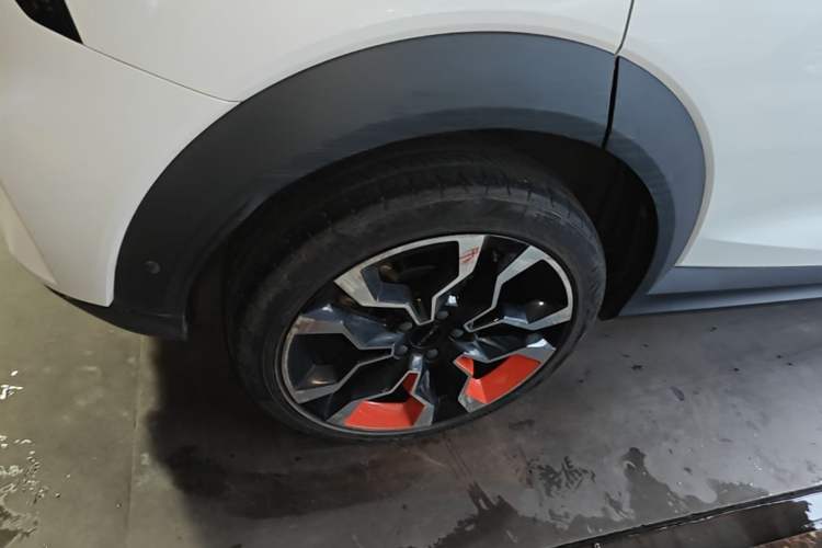 Used Lynk & Co 06 2020 1.5T YAO Halo Right Rear Wheel Hub