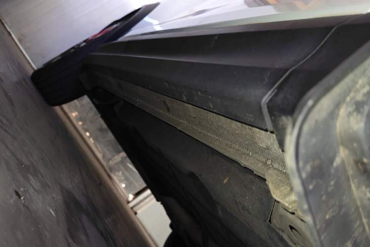 Used Lynk & Co 06 2020 1.5T YAO Halo Right Side Sill