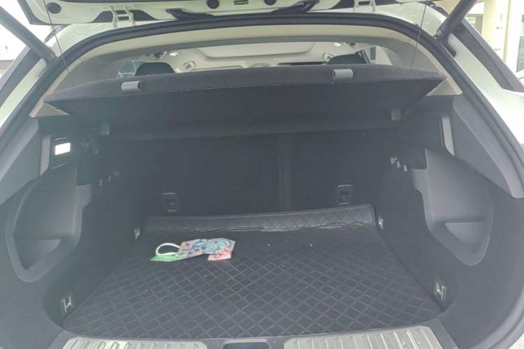 Used Lynk & Co 06 2020 1.5T YAO Halo Trunk
