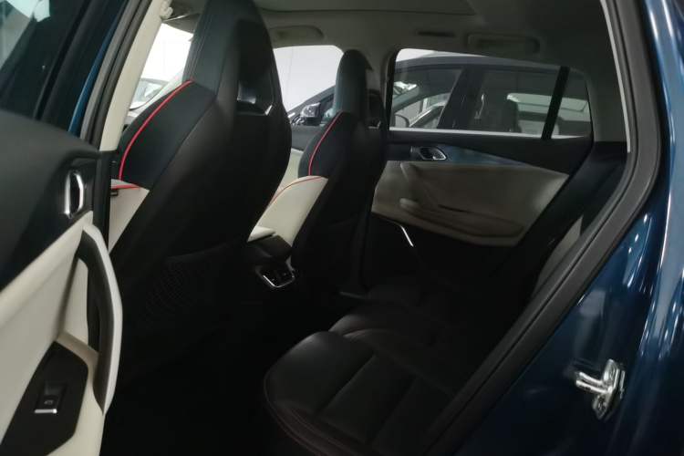 Used Lynk & Co 06 2021 1.5T Shero Pink Special Edition Interior 1
