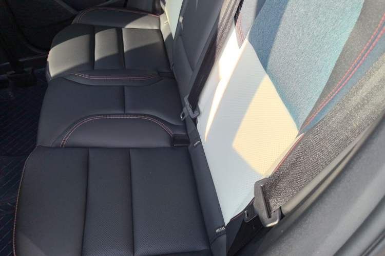 Used Lynk & Co 06 2021 1.5T Shero Pink Special Edition Interior 1