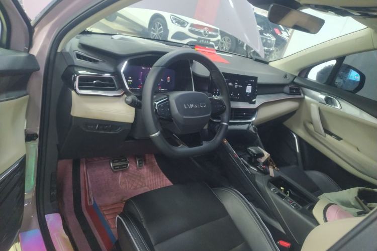 Used Lynk & Co 06 2021 1.5T Shero Pink Special Edition Center Console