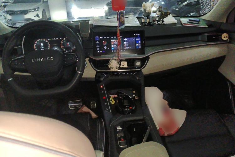 Used Lynk & Co 06 2021 1.5T Shero Pink Special Edition Center Console