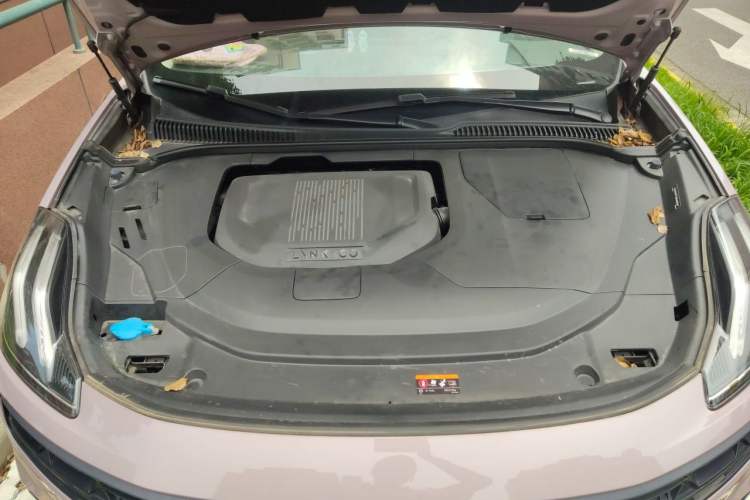 Used Lynk & Co 06 2021 1.5T Shero Pink Special Edition Engine Bay