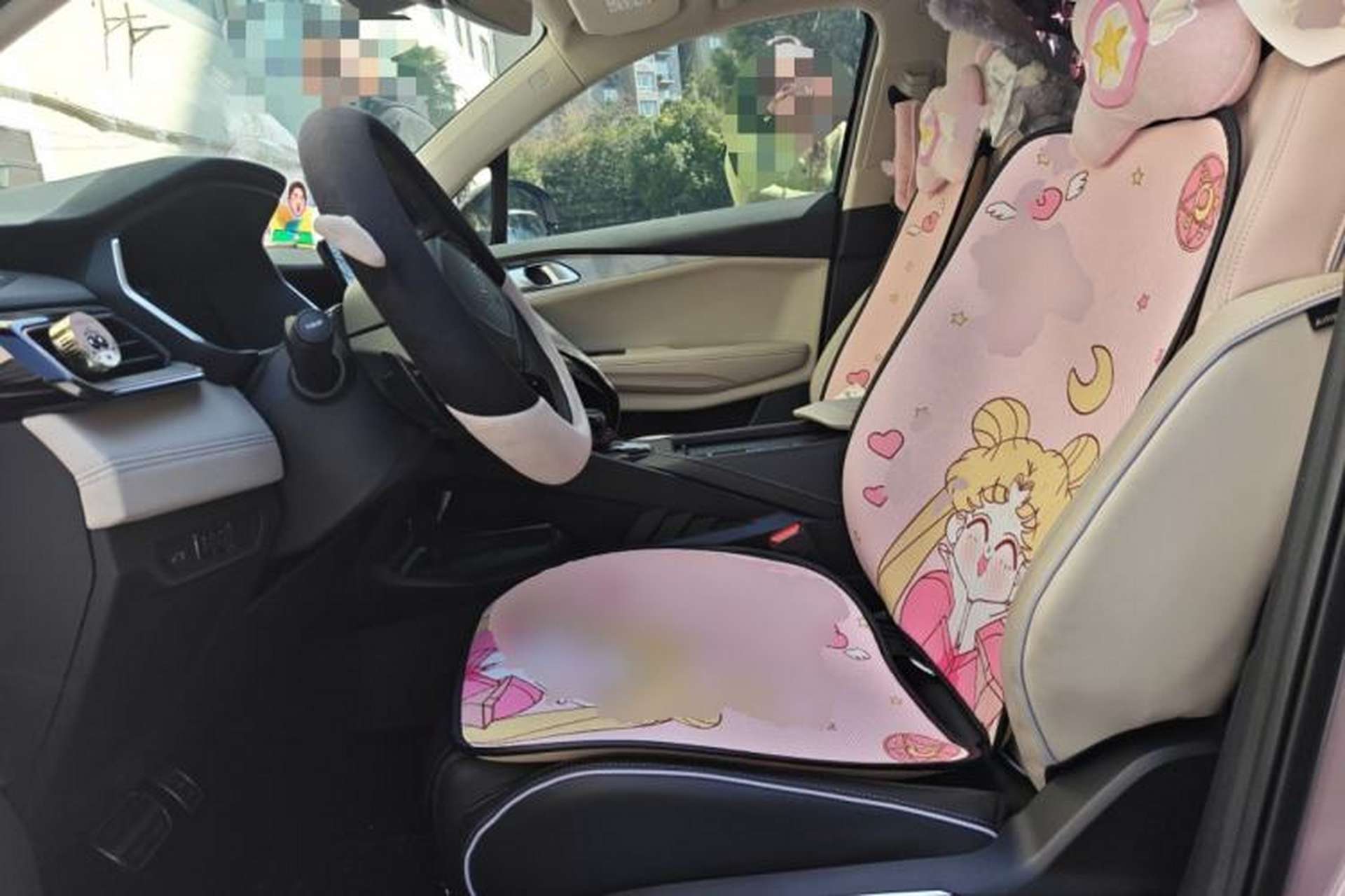 Used Lynk & Co 06 2021 1.5T Shero Pink Special Edition Left Front Seat