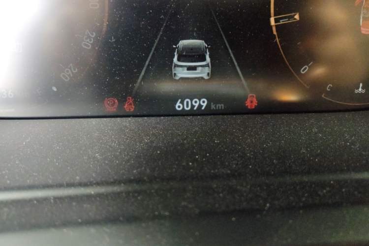 Used Lynk & Co 06 2021 1.5T Shero Pink Special Edition Odometer Close Up