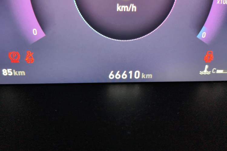 Used Lynk & Co 06 2021 1.5T Shero Pink Special Edition Odometer Close Up