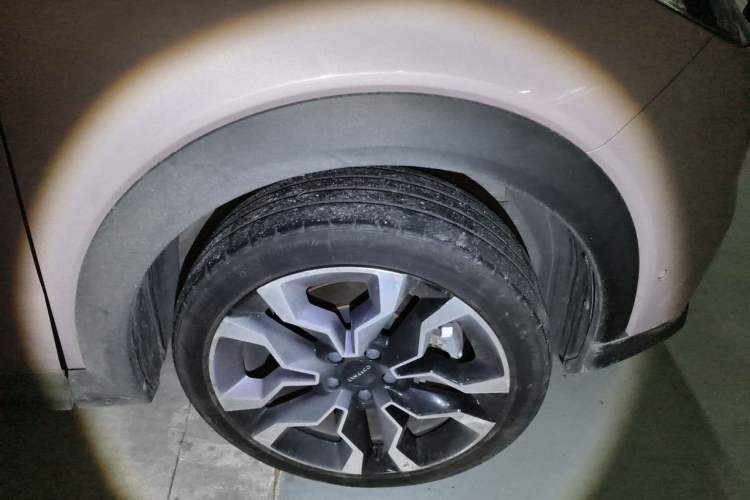 Used Lynk & Co 06 2021 1.5T Shero Pink Special Edition Right Front Wheel Hub