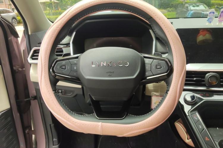 Used Lynk & Co 06 2021 1.5T Shero Pink Special Edition Steering Wheel