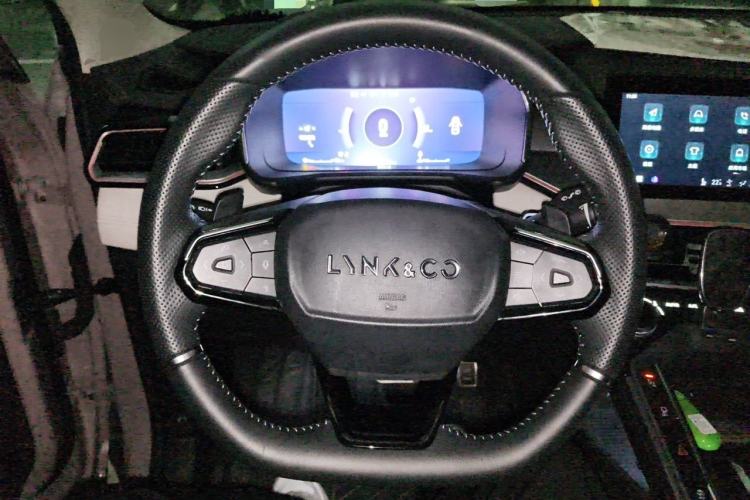 Used Lynk & Co 06 2021 1.5T Shero Pink Special Edition Steering Wheel
