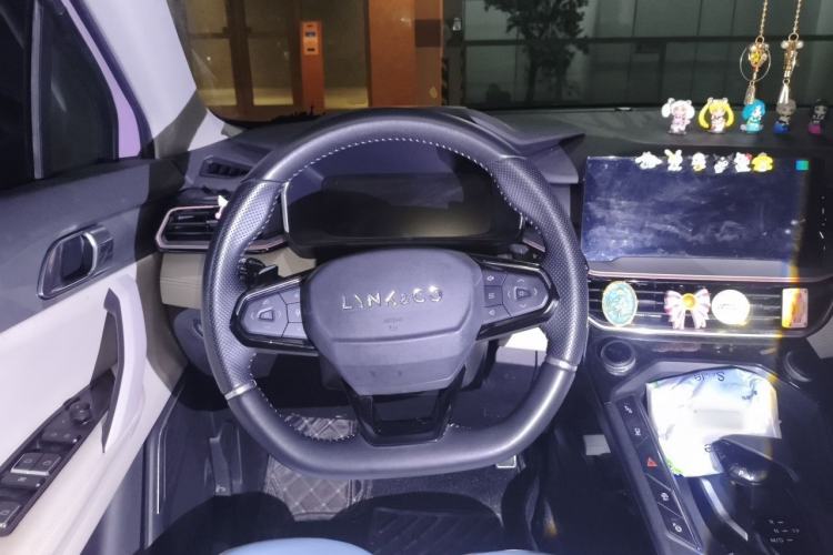 Used Lynk & Co 06 2021 1.5T Shero Pink Special Edition Steering Wheel