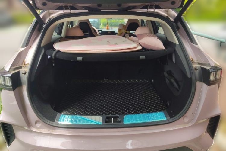 Used Lynk & Co 06 2021 1.5T Shero Pink Special Edition Trunk