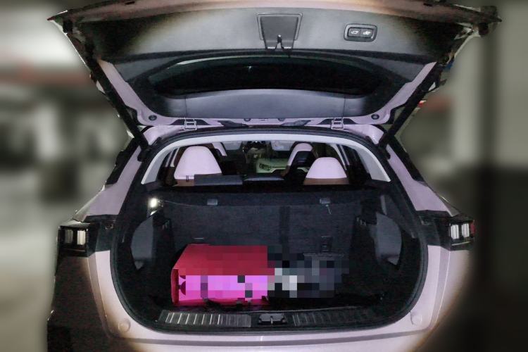 Used Lynk & Co 06 2021 1.5T Shero Pink Special Edition Trunk