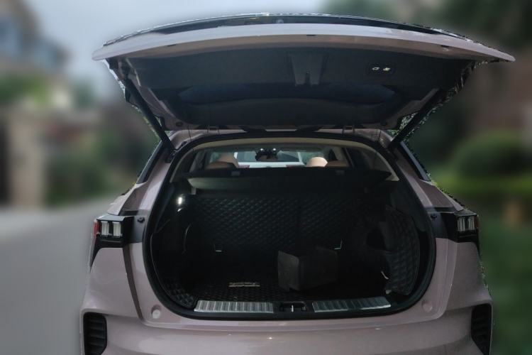 Used Lynk & Co 06 2021 1.5T Shero Pink Special Edition Trunk