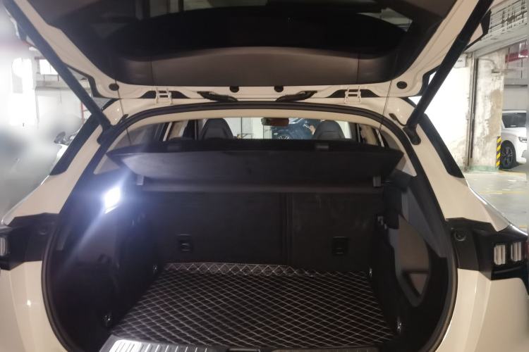 Used Lynk & Co 06 2021 1.5T Shero Pink Special Edition Trunk