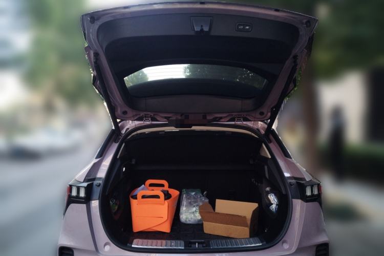 Used Lynk & Co 06 2021 1.5T Shero Pink Special Edition Trunk