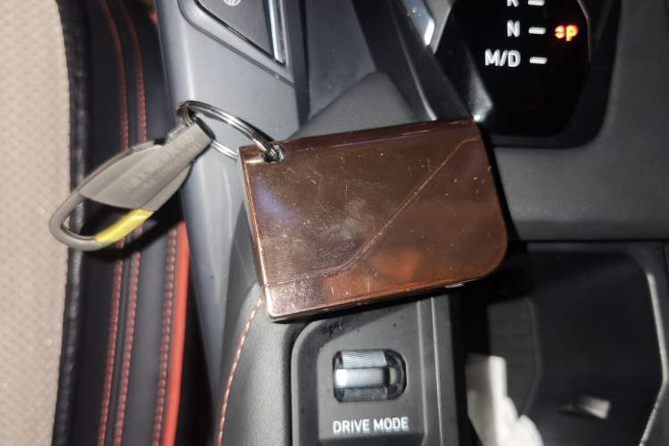 Used Lynk & Co 06 2021 1.5T Shero Pink Special Edition Vehicle Key