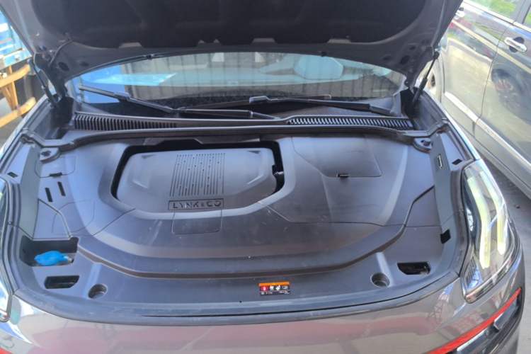 Used Lynk & Co 06 2021 1.5T Shero Pink Special Edition Engine Bay