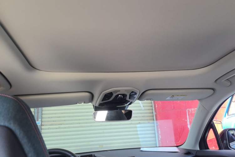 Used Lynk & Co 06 2021 1.5T Shero Pink Special Edition Headliner
