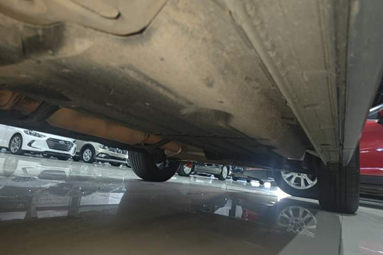 Used Lynk & Co 06 2021 1.5T Shero Pink Special Edition Left Side Sill