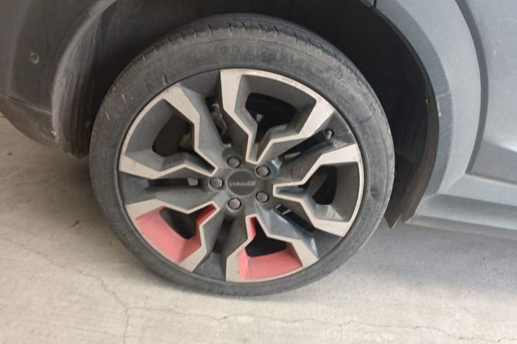 Used Lynk & Co 06 2021 1.5T Shero Pink Special Edition Right Rear Wheel Hub