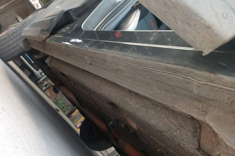 Used Lynk & Co 06 2021 1.5T Shero Pink Special Edition Right Side Sill