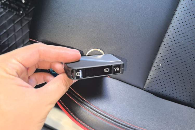Used Lynk & Co 06 2021 1.5T Shero Pink Special Edition Vehicle Key