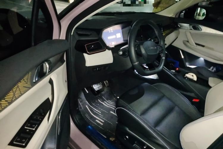 Used Lynk & Co 06 2021 1.5T Shero Pink Special Edition Driver Seat