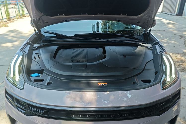 Used Lynk & Co 06 2021 1.5T Shero Pink Special Edition Engine Bay