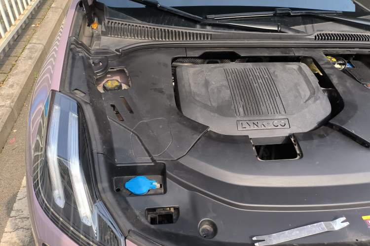 Used Lynk & Co 06 2021 1.5T Shero Pink Special Edition Engine Bay Right