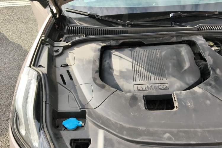 Used Lynk & Co 06 2021 1.5T Shero Pink Special Edition Engine Bay Right