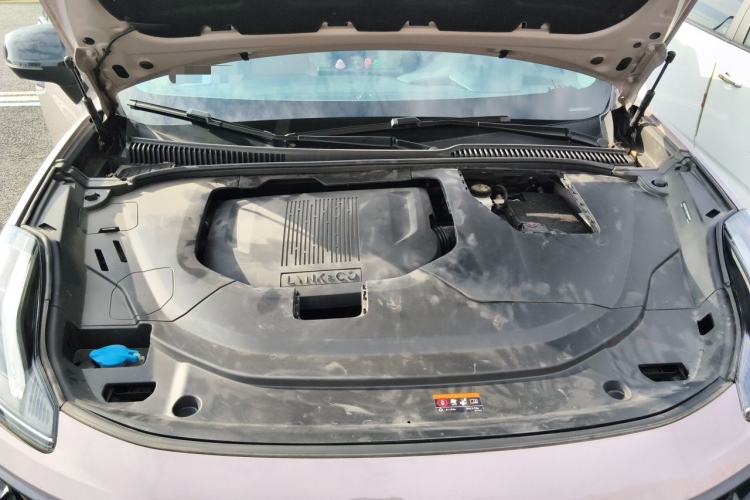 Used Lynk & Co 06 2021 1.5T Shero Pink Special Edition Engine Bay
