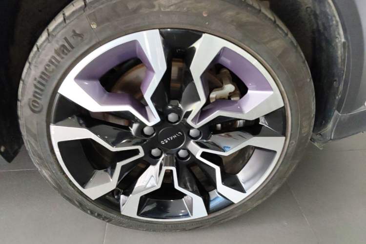 Used Lynk & Co 06 2021 1.5T Shero Pink Special Edition Exterior 4
