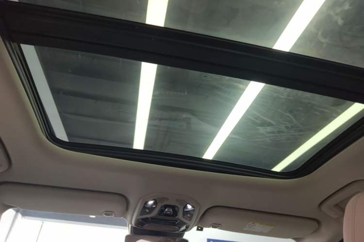 Used Lynk & Co 06 2021 1.5T Shero Pink Special Edition Headliner